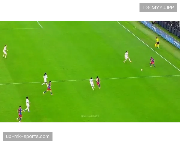 亚马尔边路传中压制对手后防，本赛季创造多次关键机会展现角色升级